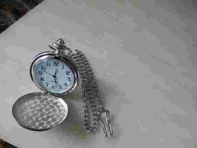 WILLIAM SHAKESPEARE TRAIN CHROME POCKET WATCH WITH CHAIN (NEW)