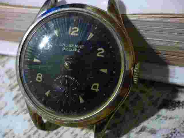Lausanne De Luxe Swiss Made Wristwatch Textured Dial Working Need Service 34mm