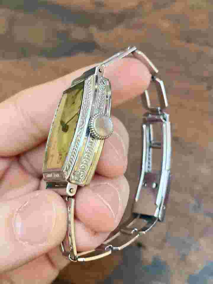 Vintage Ingraham USA Tonneau-Manual Wind-Running! Original Bracelet!