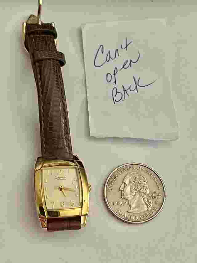 Vintage CARAVELLE by Bulova Watch Goldtone - Might Work -Can’t Open Back ~ AS IS