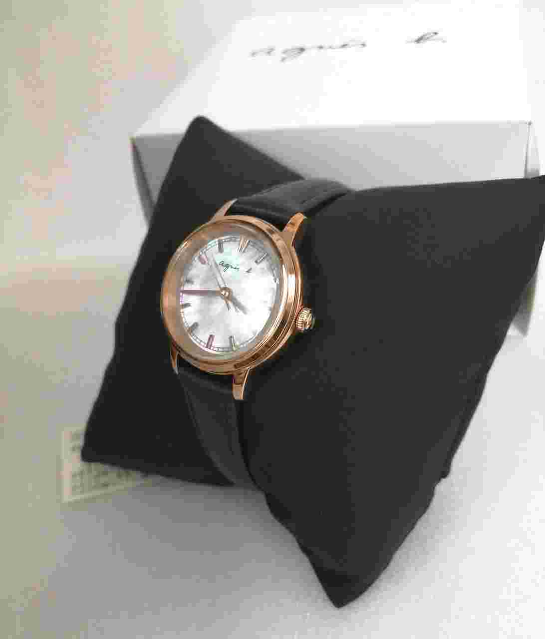 Agnes B. V137-Kls0 Blk.Gld Box Solar Analog Watch