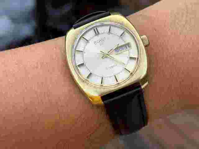 Vintage Rare Le Gant 17 Jewels Mens Gold Tone Mechanical Watch,Runs