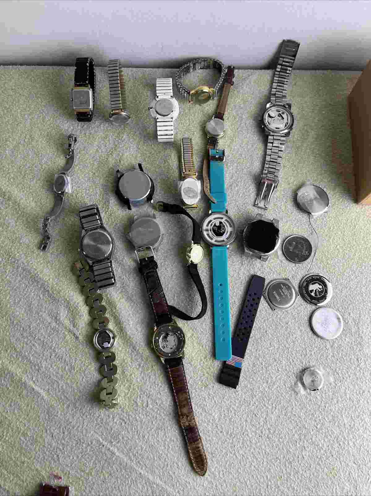 A lot of 15 watches for parts repair Timex Sharp Rawlings Armitron