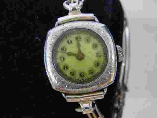 Vintage Women's Kreisler Gold Colored Wristwatch