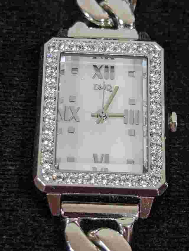 DMQ CZ Womans MOP Dial Crystal Accnt Silver Tone Chain Link Band Watch 7 Inch