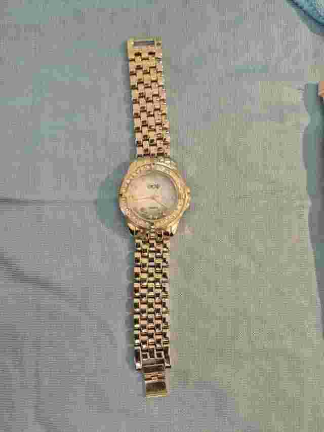 Caché Quartz Mother Of Pearl With Floating Crystals  Women's  Watch - Working