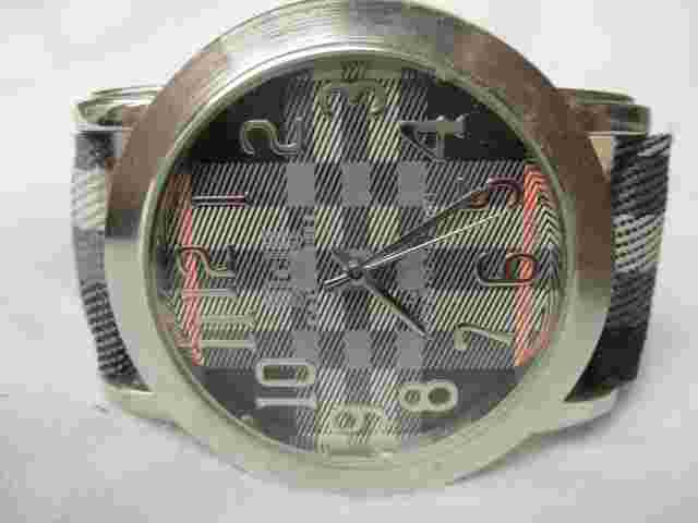 Calvin Hill Watch Round Face Buckle Gray Plaid Band Silver Toned