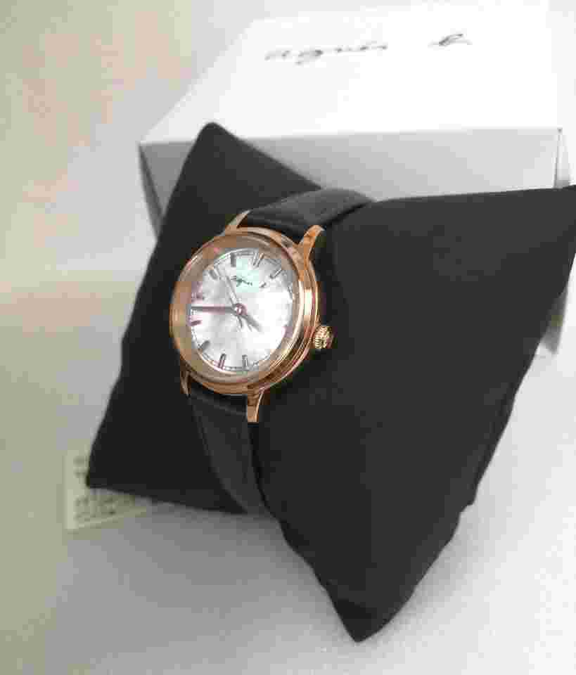 Agnes B. V137-Kls0 Blk.Gld Box Solar Analog Watch
