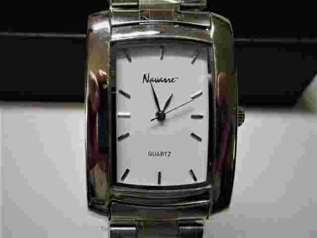 Navarre Stainless Steel Quartz Brand New Watch & 3.5oz Flask in Design Gift Box