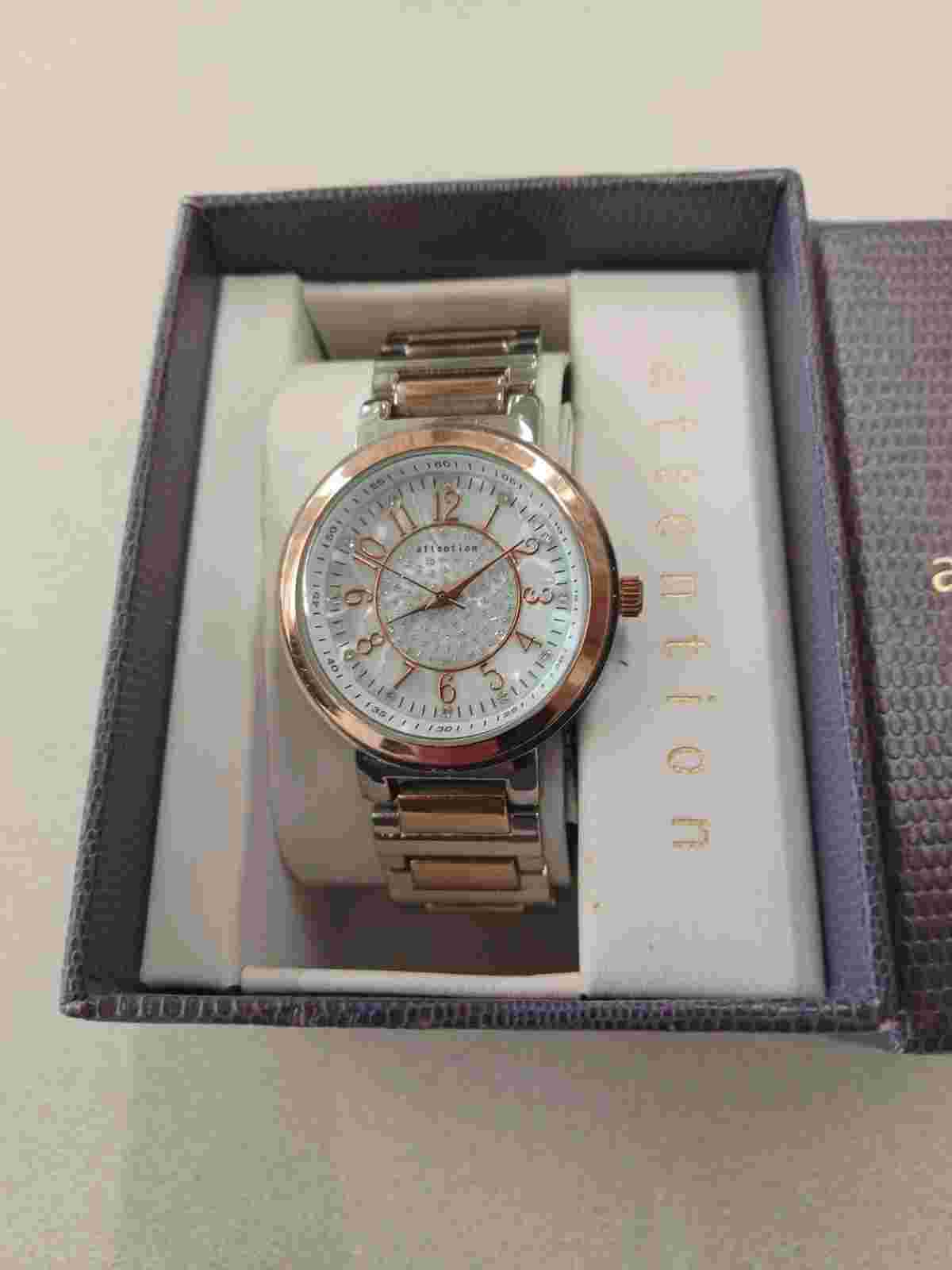ATTENTION Wristwatch