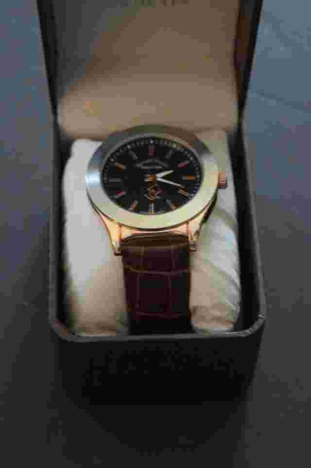 MEN's BEVELRY HILLS POLO CLUB SILVER WATCH, with Black Dial, New in Original Box