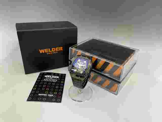 WELDER W75 Quartz Date Men's Wristwatch Black Green WRM2001 with Case Papers