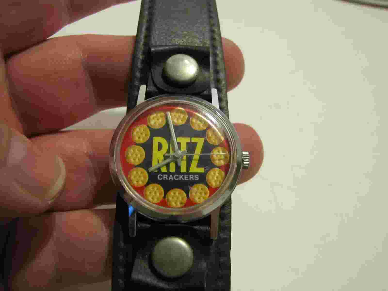 VTG MEN'S ALL ORIGINAL RITZ CRACKERS 1 JEWEL ADVERTISING WATCH WANTS TO RUN