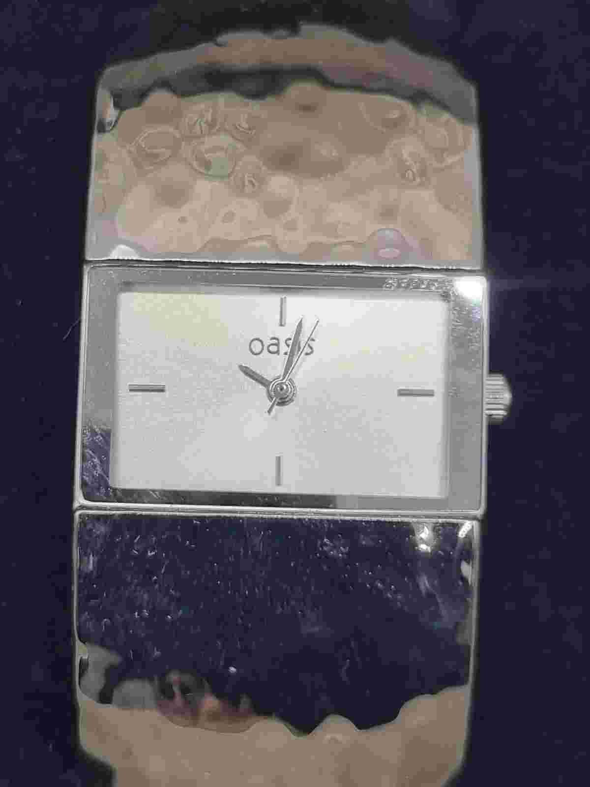 Boxed Untested Oasis Rectangular Wristwatch Unisex Silver Tone 29.80mm