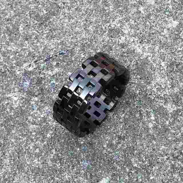 Anello a catena in acciaio al titanio