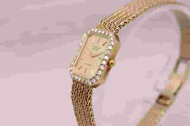 Vintage c1990 Seiko Lassale 14k Yellow Gold Ladies Quartz Watch w/ Diamond Bezel
