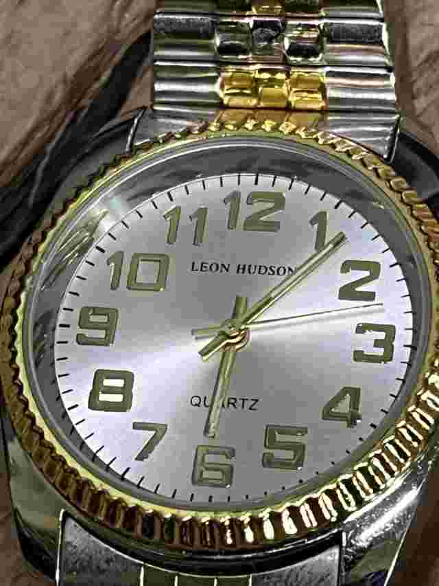 VINTAGE LEON HUDSON GOLD & SILVER TONE WATCH PT1300 NEEDS BATTERY