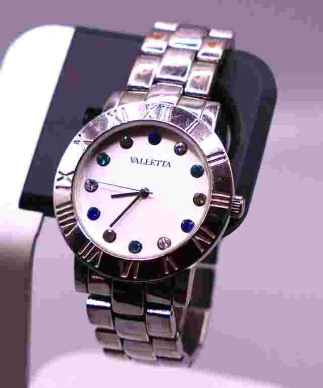 Valletta Silver Toned Classy Metal Link Band Wristwatch