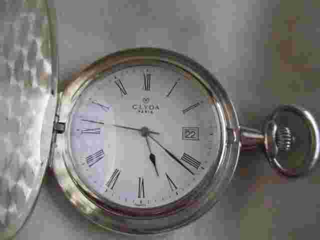 Clyda Analog Watch with a Date Indicator