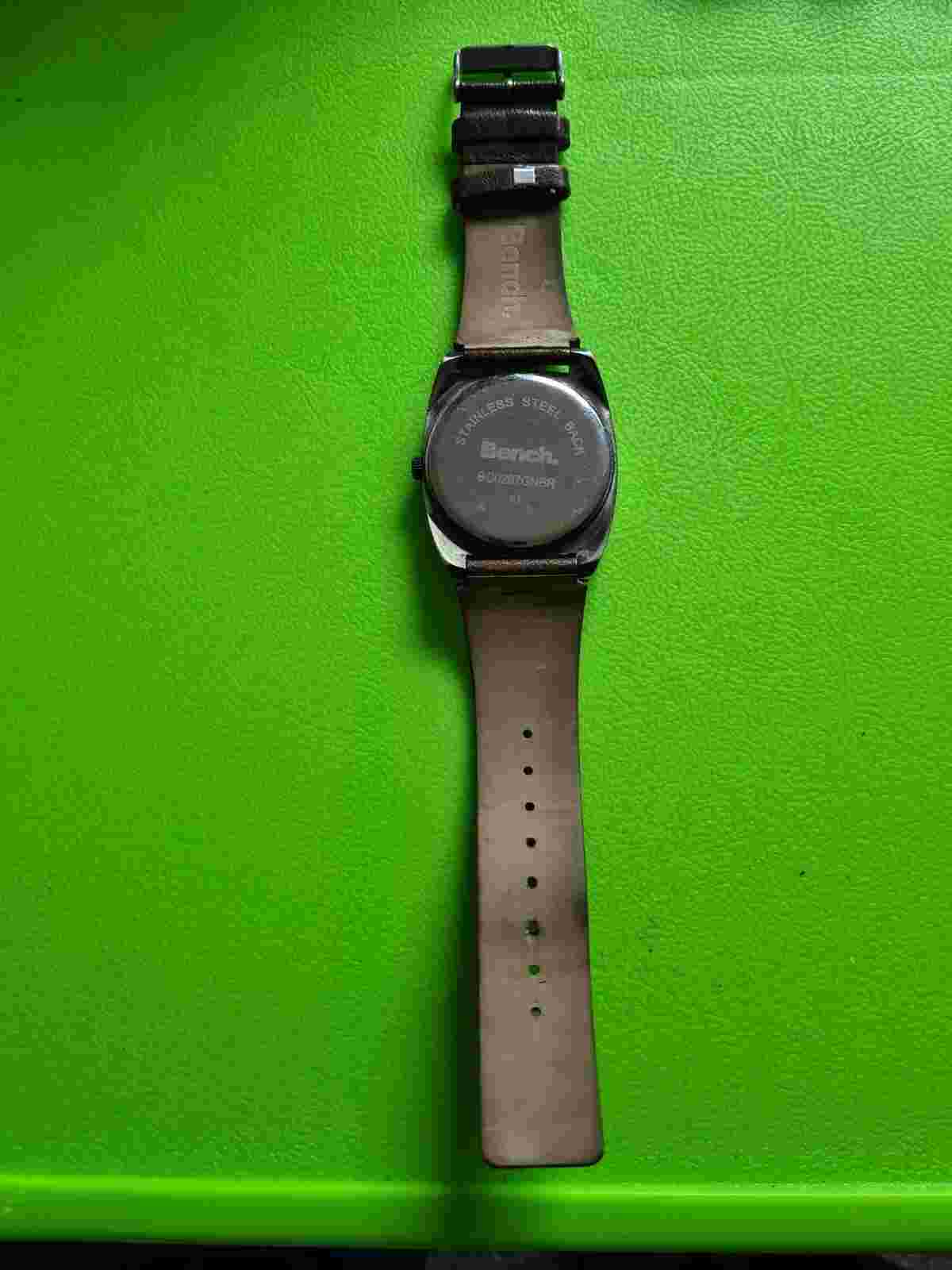 Stylish Bench Watch