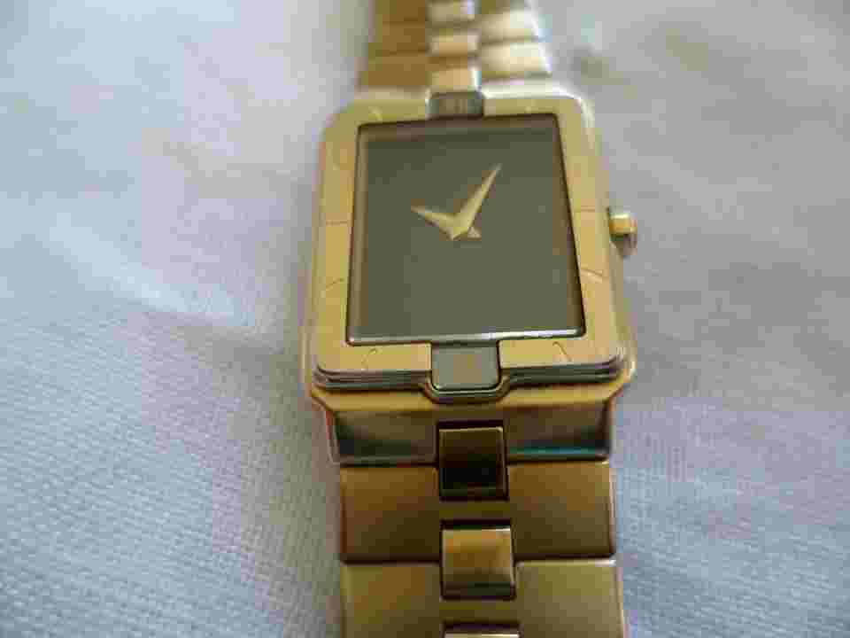 RETRO 1990s VINTAGE ORIGINAL LASSALE LADIES GOLD WATCH BLACK FACE ROMAN NUMERAL