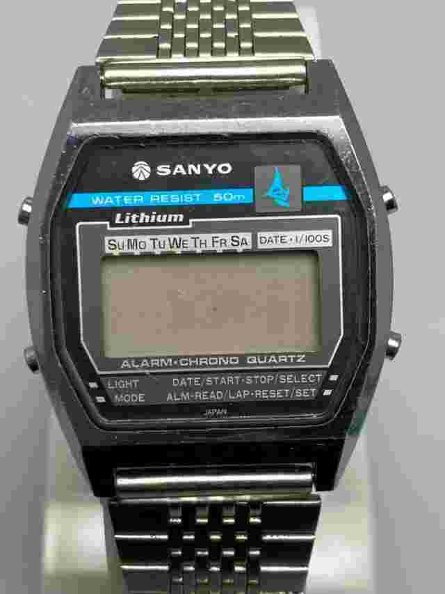 VINTAGE SANYO DIGITAL CHRONOGRAPH MEN'S WATCH USED AS A PARTS NOT WORKING