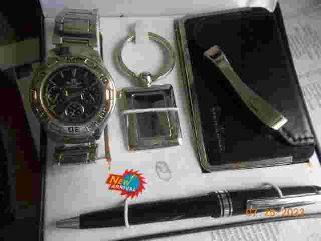 Man's MM Mark Naimer Unique Boss Watch Gift Set: Watch, Pen, Keyfob, Card Case
