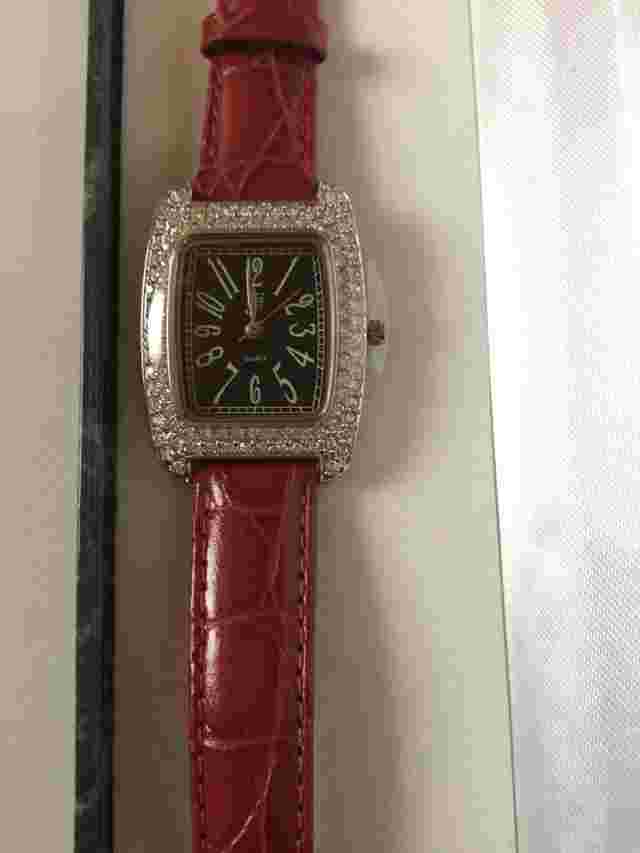Vintage HSN Suzanne Somers Red Crystal Womens Watch with Box Never Worn