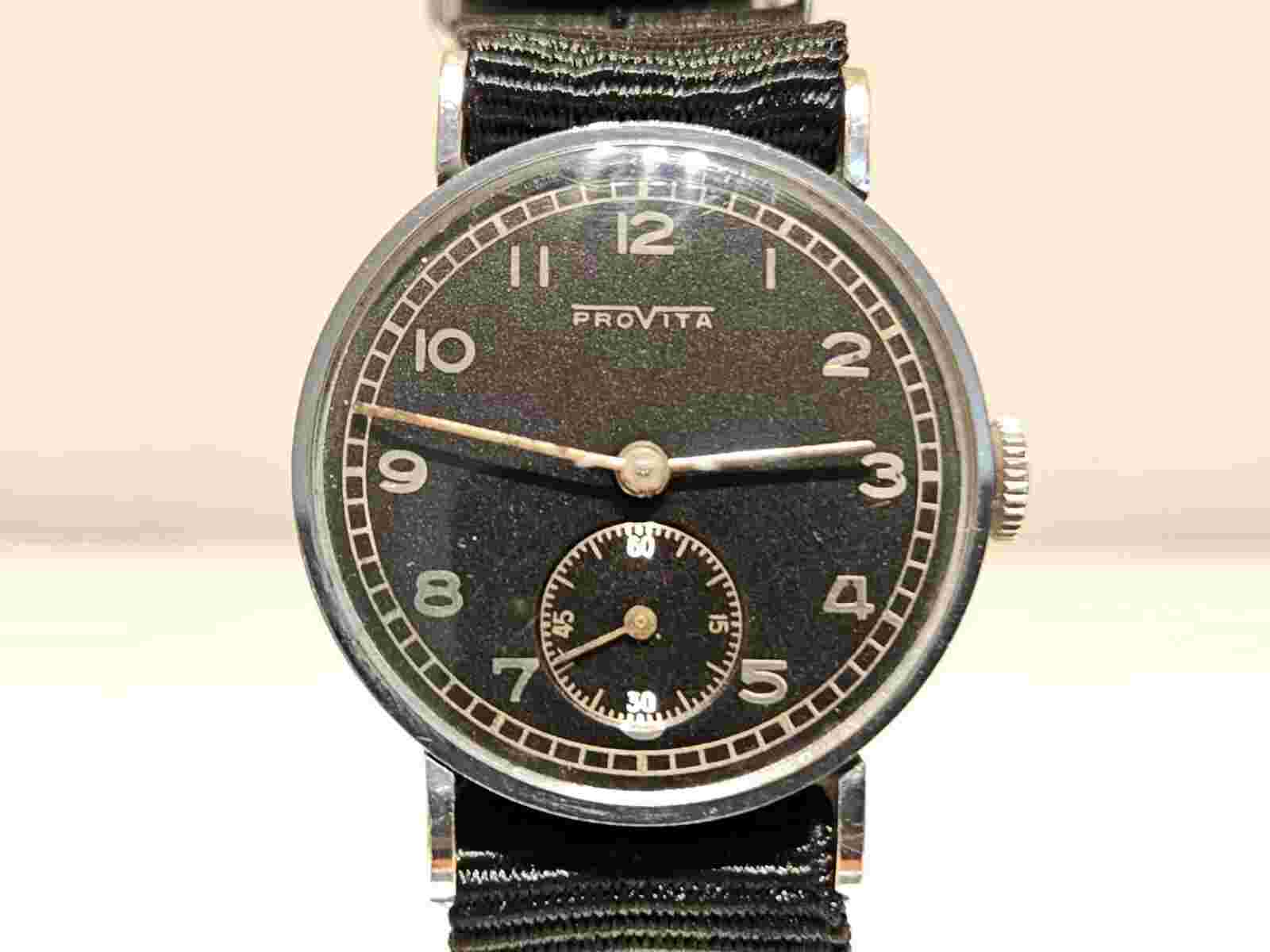 VINTAGE RARE SWISS SMALL 30mm WW2 MILITARY BLACK DIAL MEN'S WATCH "PROVITA" 15J.