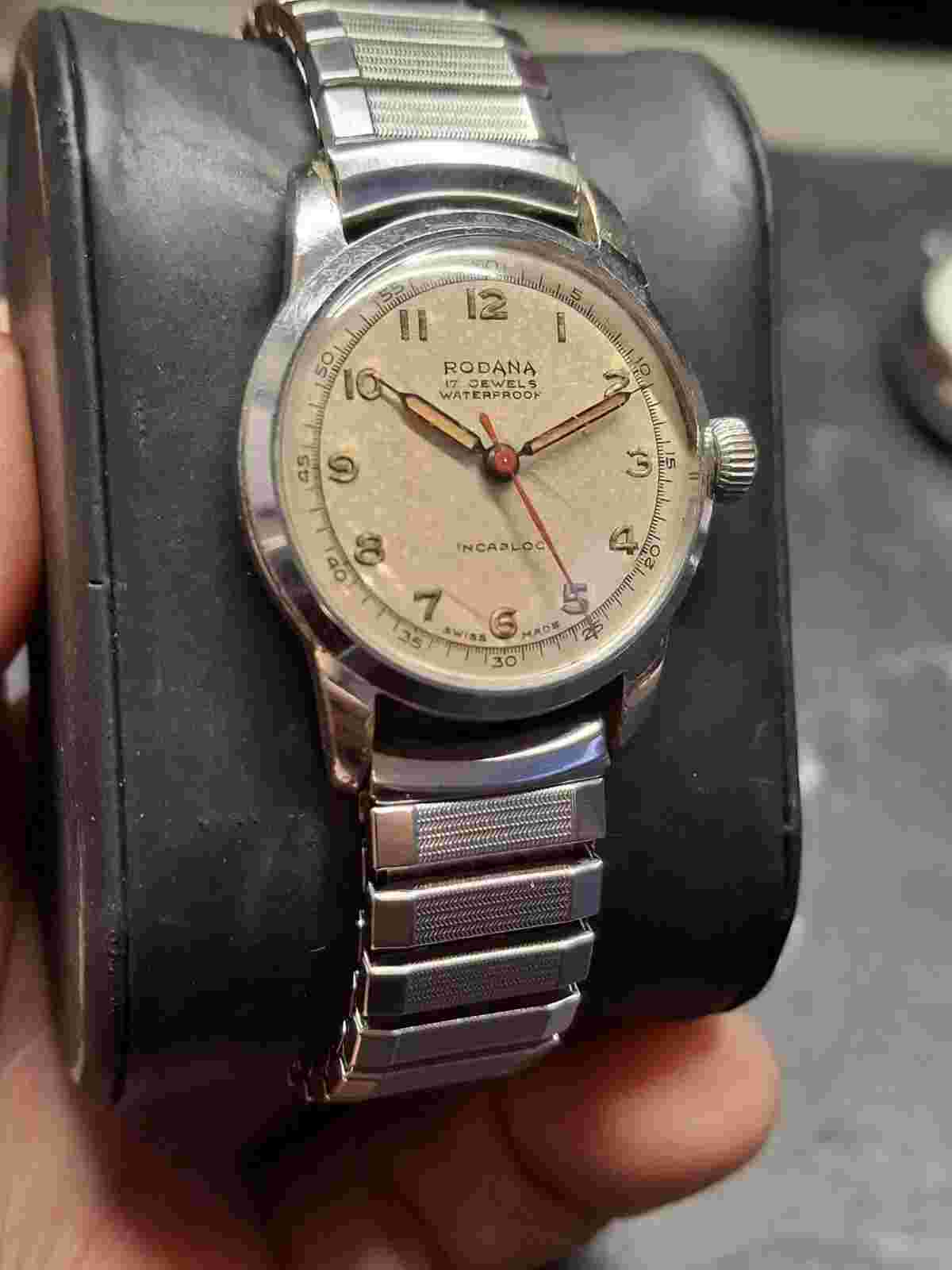 Rodana 17 Jewel Mens Vintage 1940s Antique Mechanical Watch