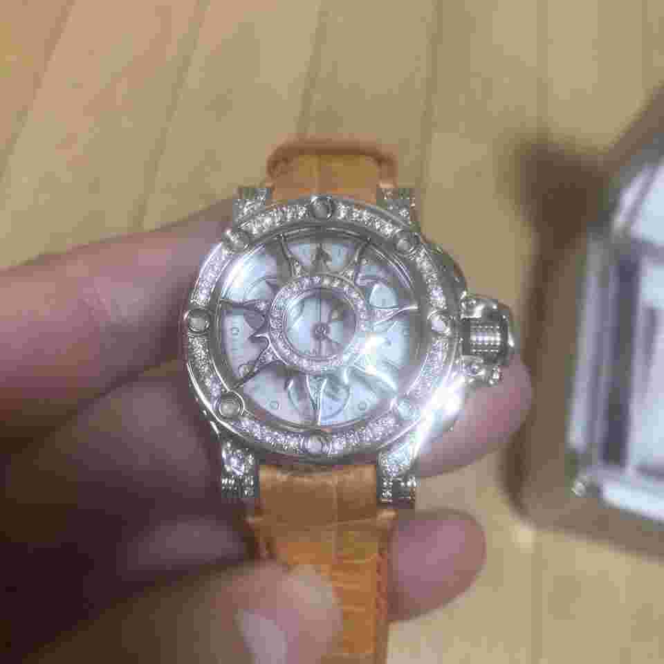 Aquanautic Diamond Princess Cuda Quartz Case 33mm Dial Pearl With Case