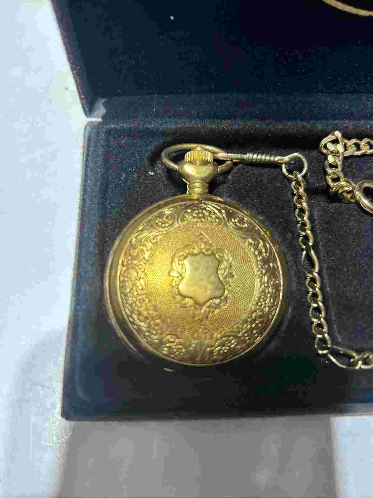 Pocket Watch- Majestron Quail Gold Quartz Battery Pocket Watch And Knife