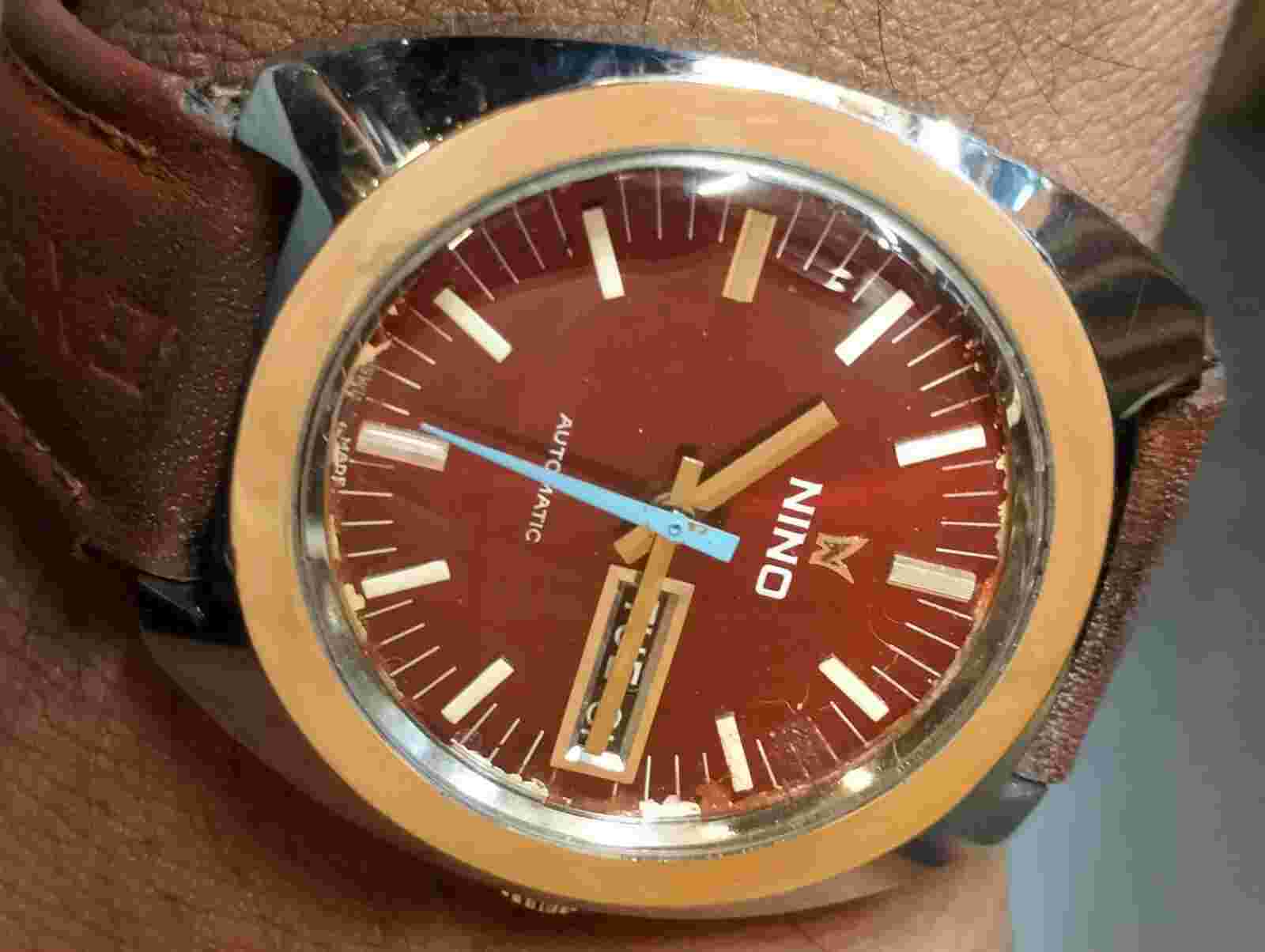 NINO AUTOMATIC RED DIAL N22 SWISS MEN'S FULL WORKING CONDITION VINTAGE WATCH