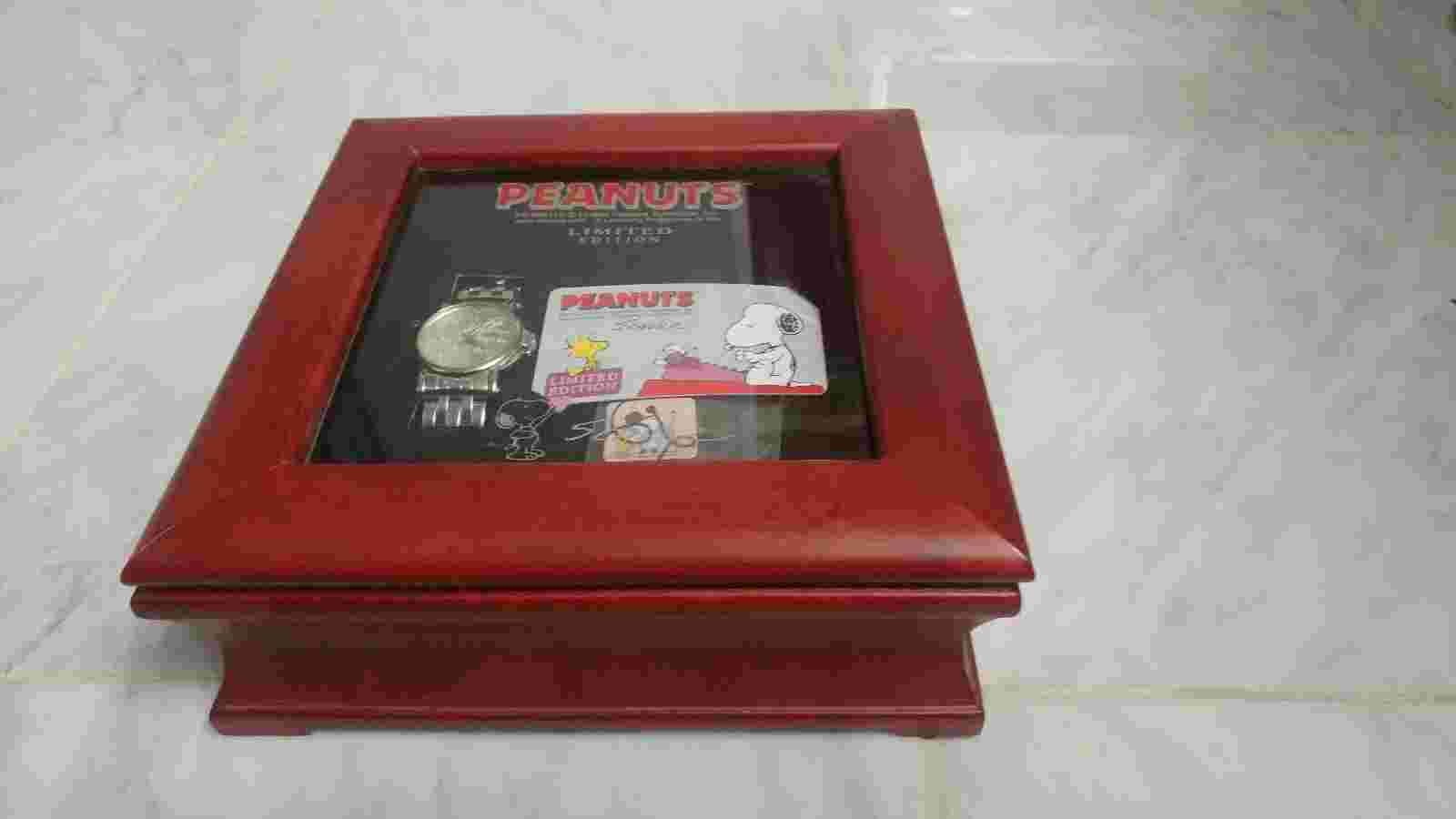 PEANUTS SNOOPY SCHULZ LIMITED EDITION WRIST WATCH RARE DISCONTINUED COLLECTOR