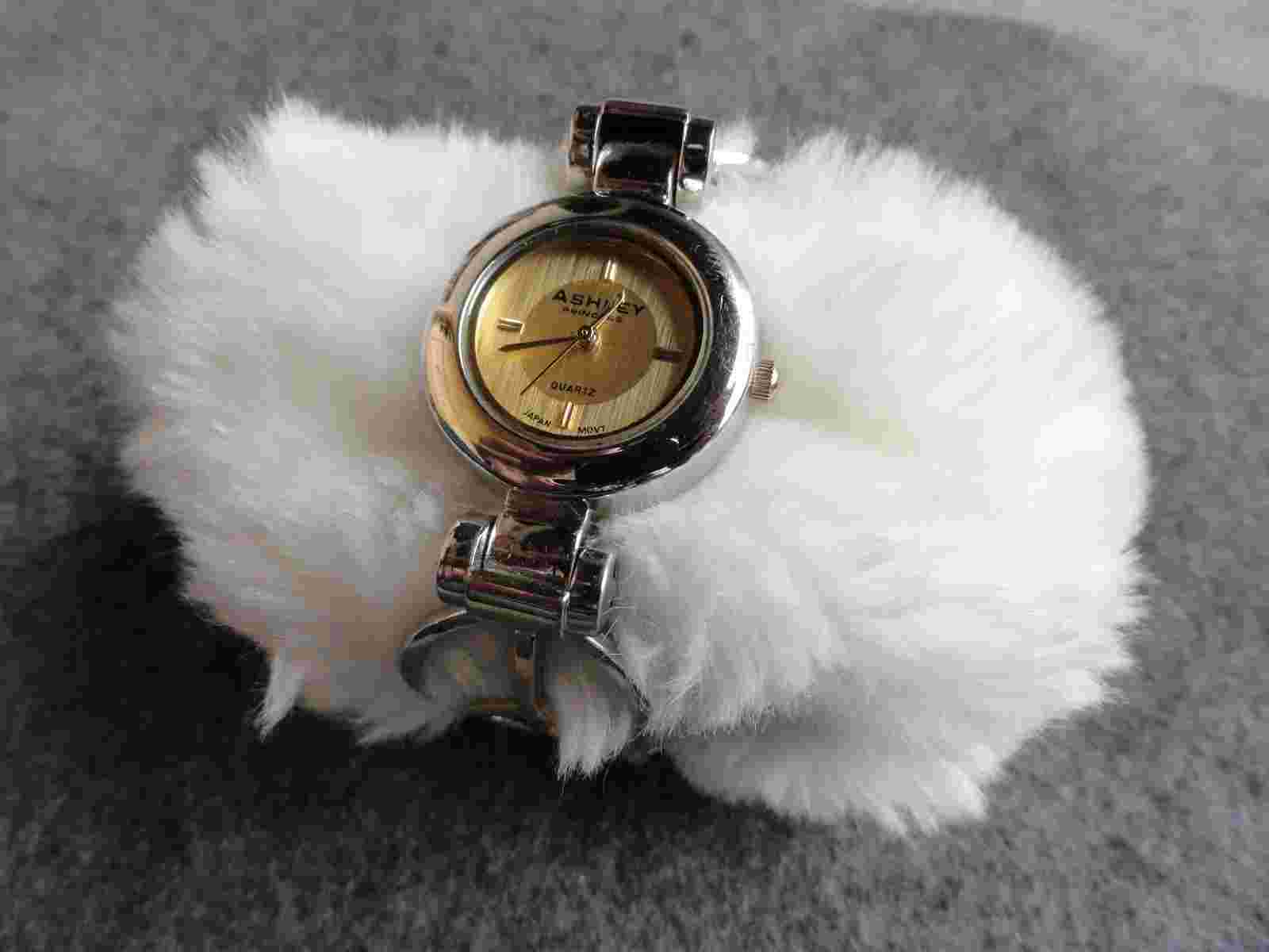 Pretty Ladies Ashley Princess Quartz Watch with a "Peace Sign" Band