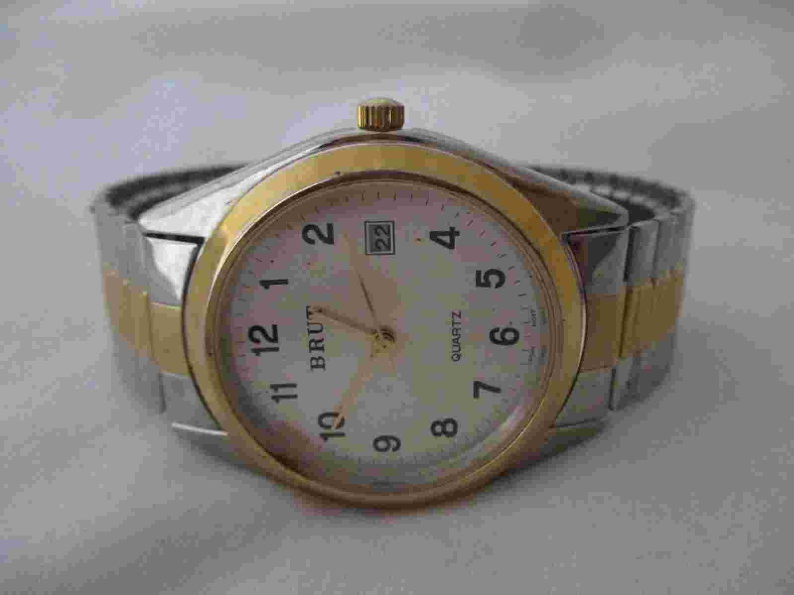 Brut Analog Wristwatch with Quartz Movement