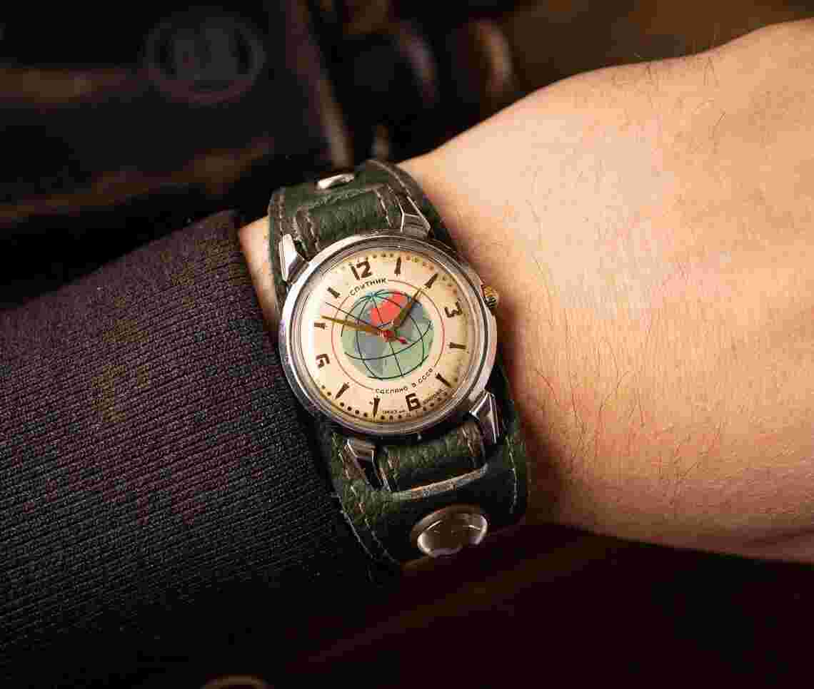 Soviet original vintage watch, Satellite, white dial. 1950, made in USSR 1 MChZ