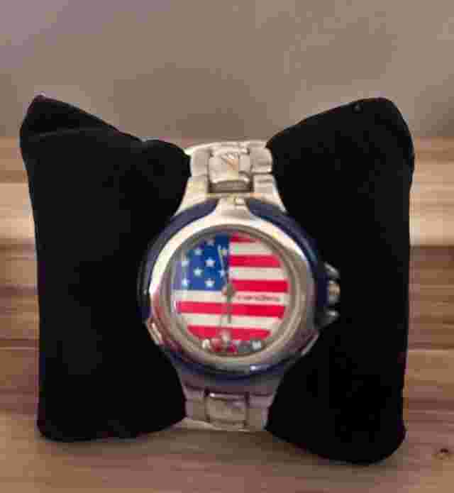 Vintage CANDIES AMERICAN FLAG Rhinestone ACCENTS Watch JAPAN NEW BATTERY 6.25”