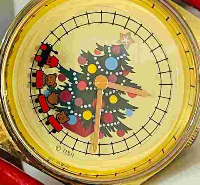 Valdawn Englewood Cliffs Rotating R&R Train Bears Christmas Tree Holiday Watch