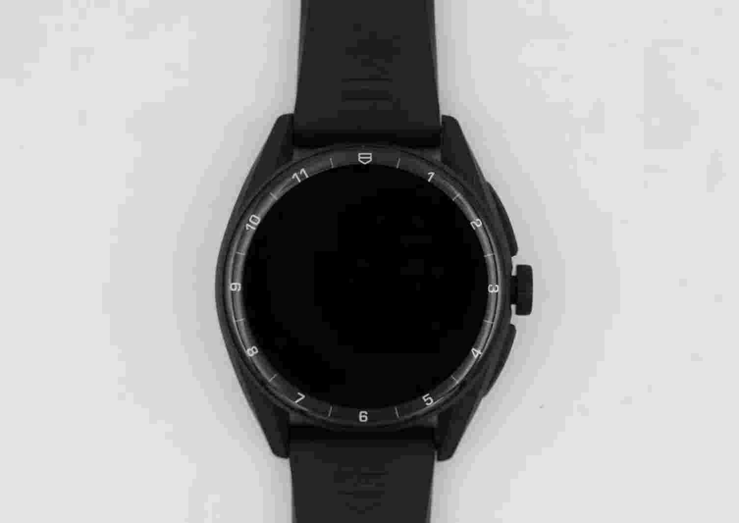 TAG Heuer Connected Calibre E4 42mm Titanium Case with Rubber Band Smart Watch - Black (SBR8081.BT6299)