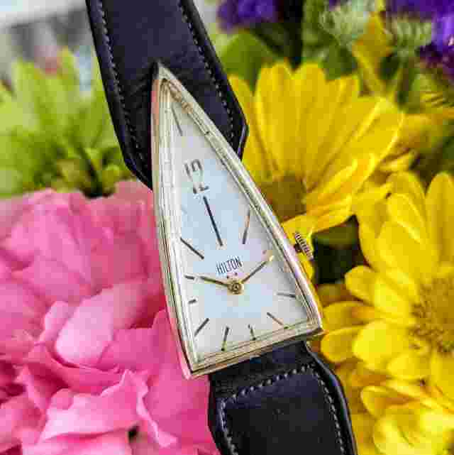 Vintage HILTON “A Parabolic Watch” 17 Jewels Triangle Wristwatch Swiss Made