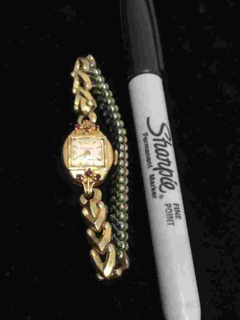 Vintage SOLID 14K Yellow GOLD Ladies Swiss 17-Jewels Mechanical Watch by LUCERNE