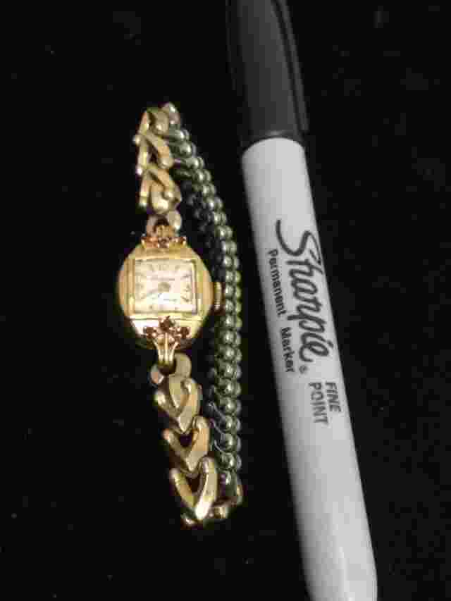 Vintage SOLID 14K Yellow GOLD Ladies Swiss 17-Jewels Mechanical Watch by LUCERNE
