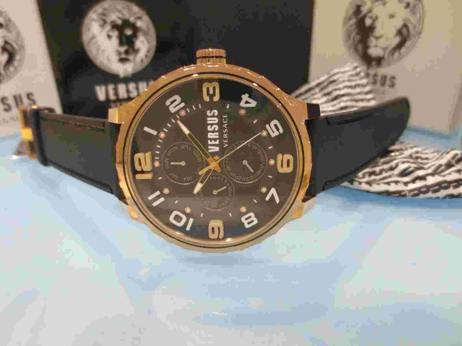 Versus by Versace Men's SBA100015 'Globe' Quartz Black Rubber Day and Date Watch