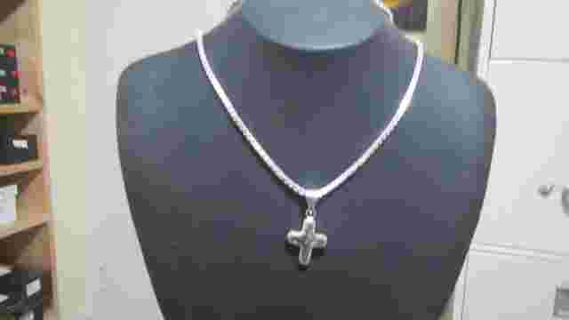 #64  unisex sterling silver CROSS PENDANT & BOX CHAIN