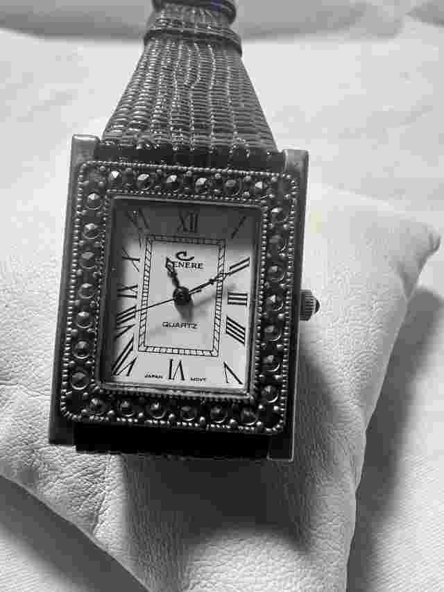 cenere watch tank, classic design, Roman’s number, ladies watch, black leather