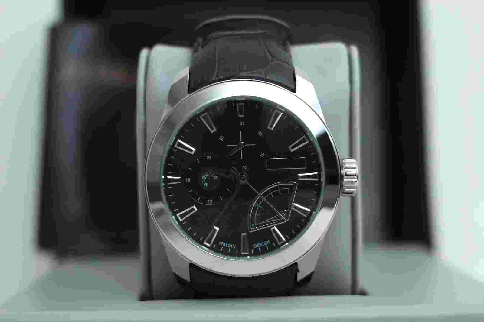 Haurex Italy Mens Watch 1A356UGG Magister G with Grey Dial Grey & Leather Strap