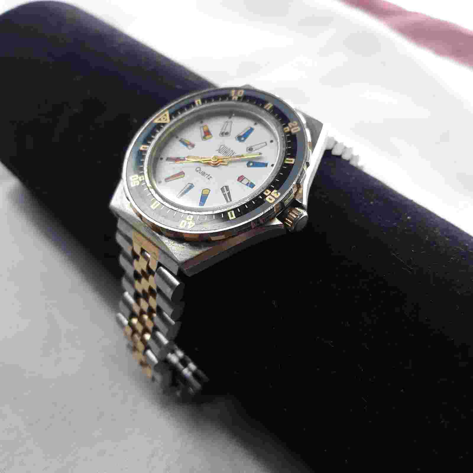 Vintage Swank  17 Jewel Mechanical  Watch Working World Flag