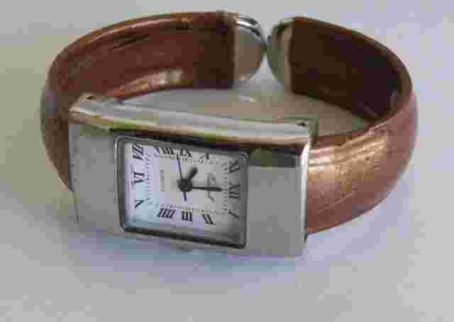Osirock Casual Woman's Quartz Spring Bangle / Band Fashion Watch