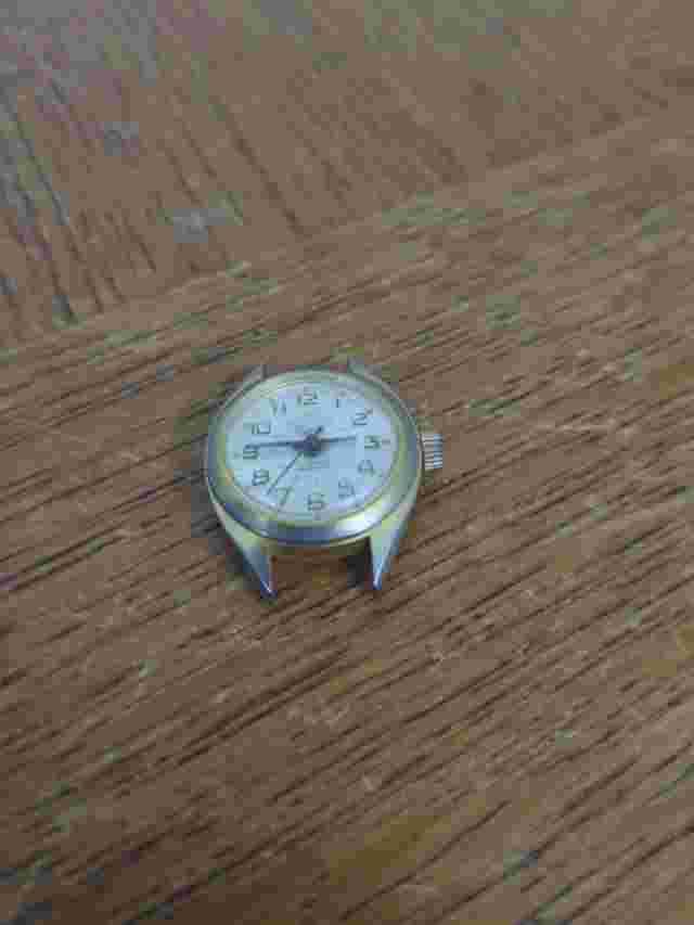 Vintage DYNASTY Manual Wind 17 Jewel Incabloc Mechanical Women's Watch - Working